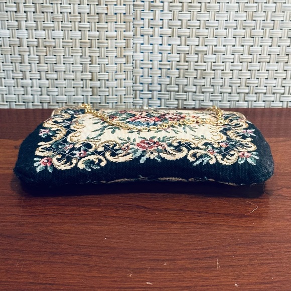 🌟HP🌟VTG 1950s Black & Floral Petit Point Handbag Hong Kong - Picture 8 of 9